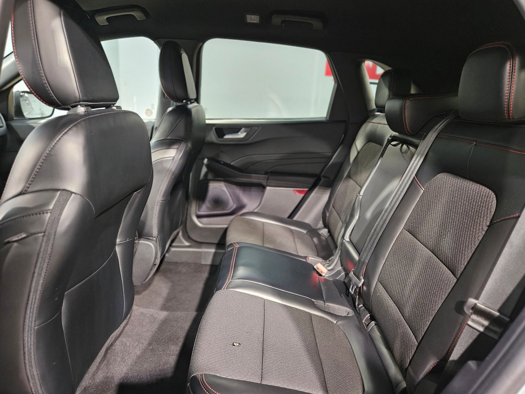 Used 2024 Ford Escape ST-Line AWD/4WD image 35