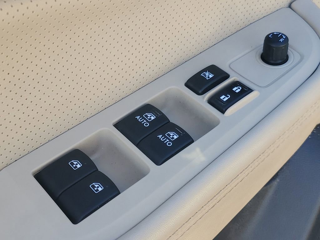 Used 2016 Subaru Outback 3.6R Limited image 11