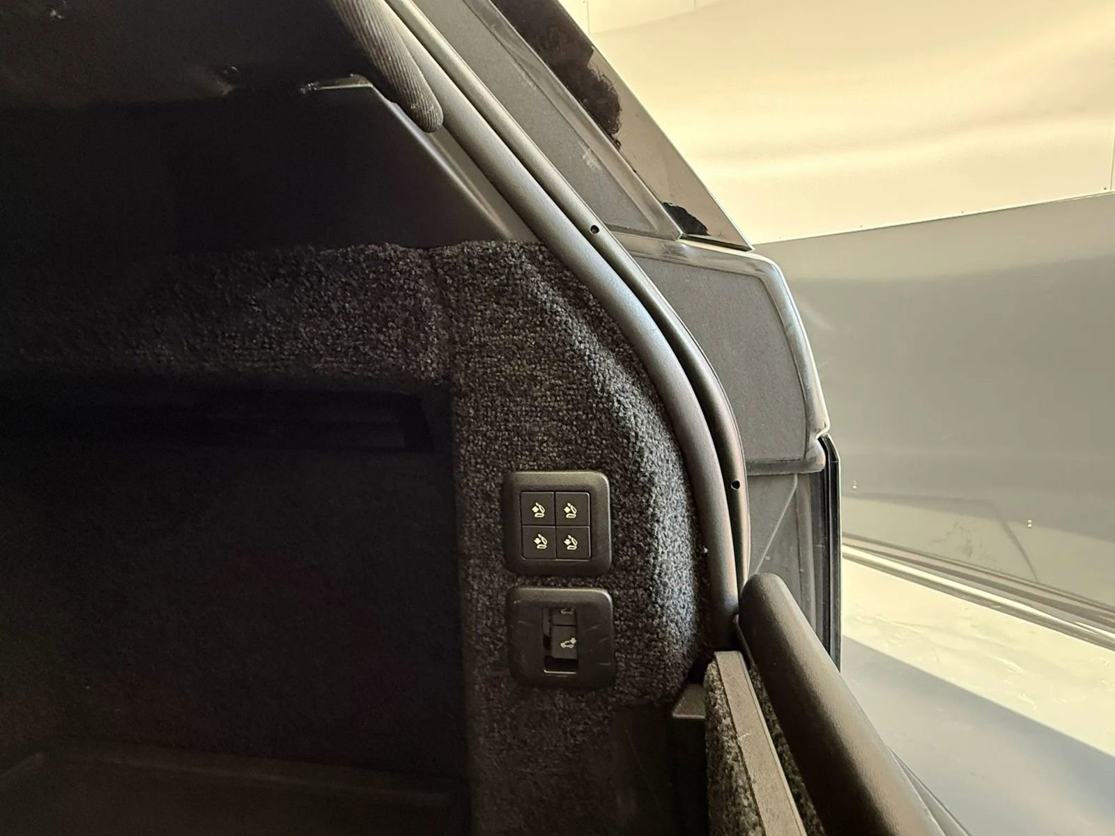 Used 2020 Land Rover Range Rover HSE image 42