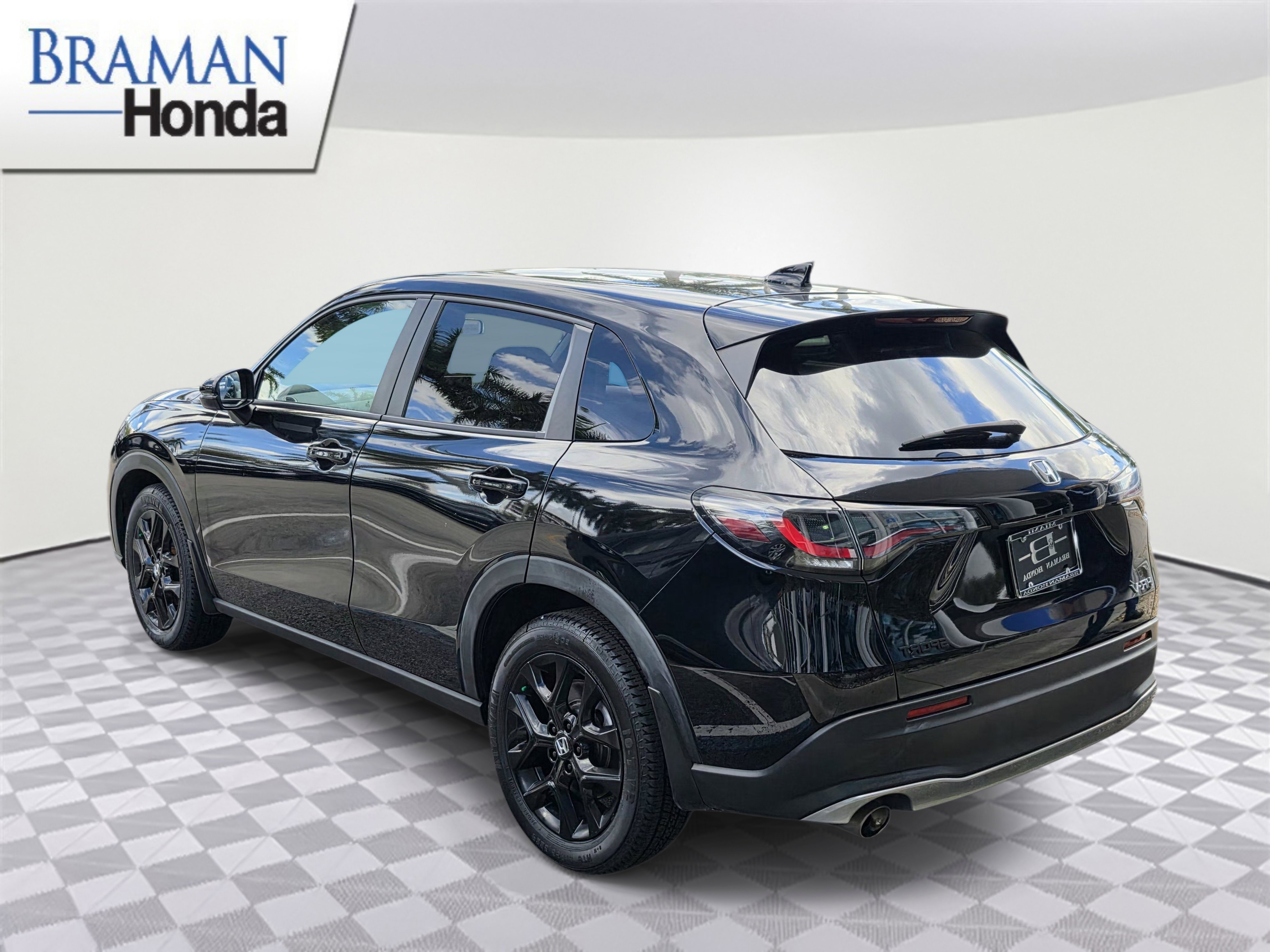 Certified 2023 Honda HR-V Sport image 4