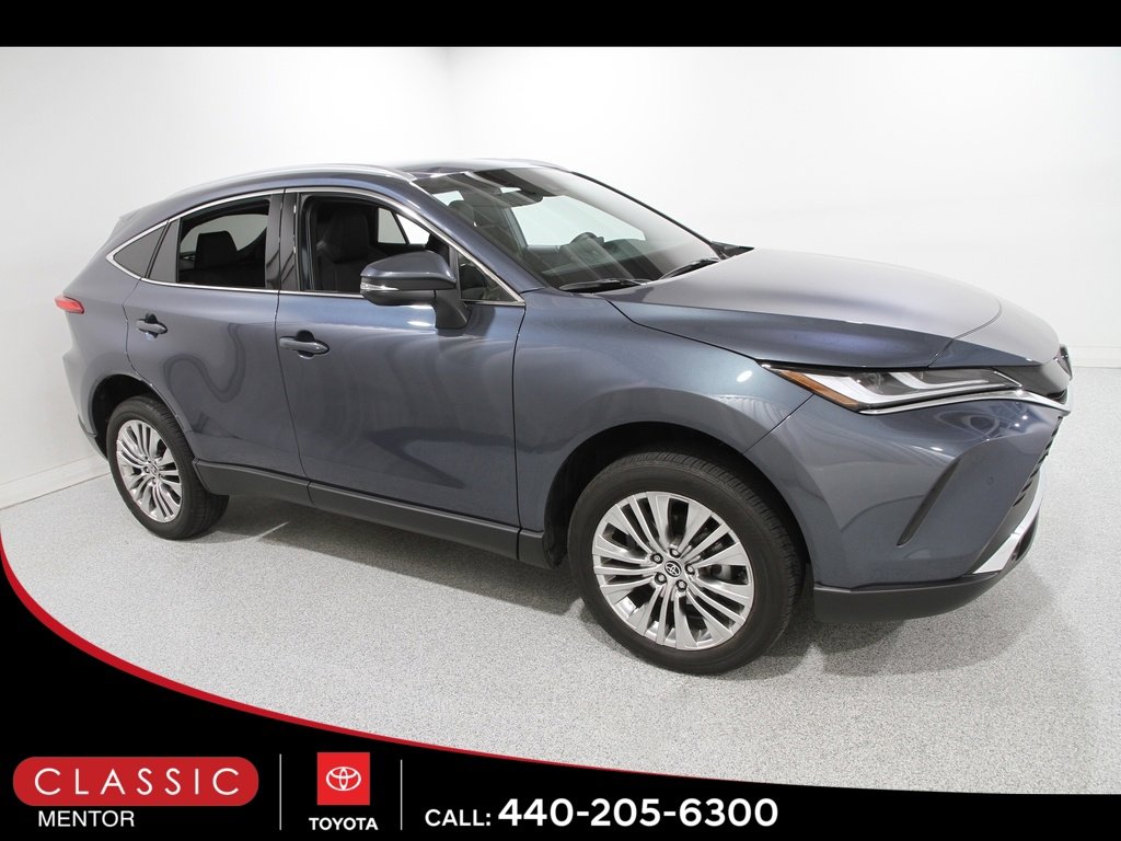 Certified 2024 Toyota Venza XLE image 1