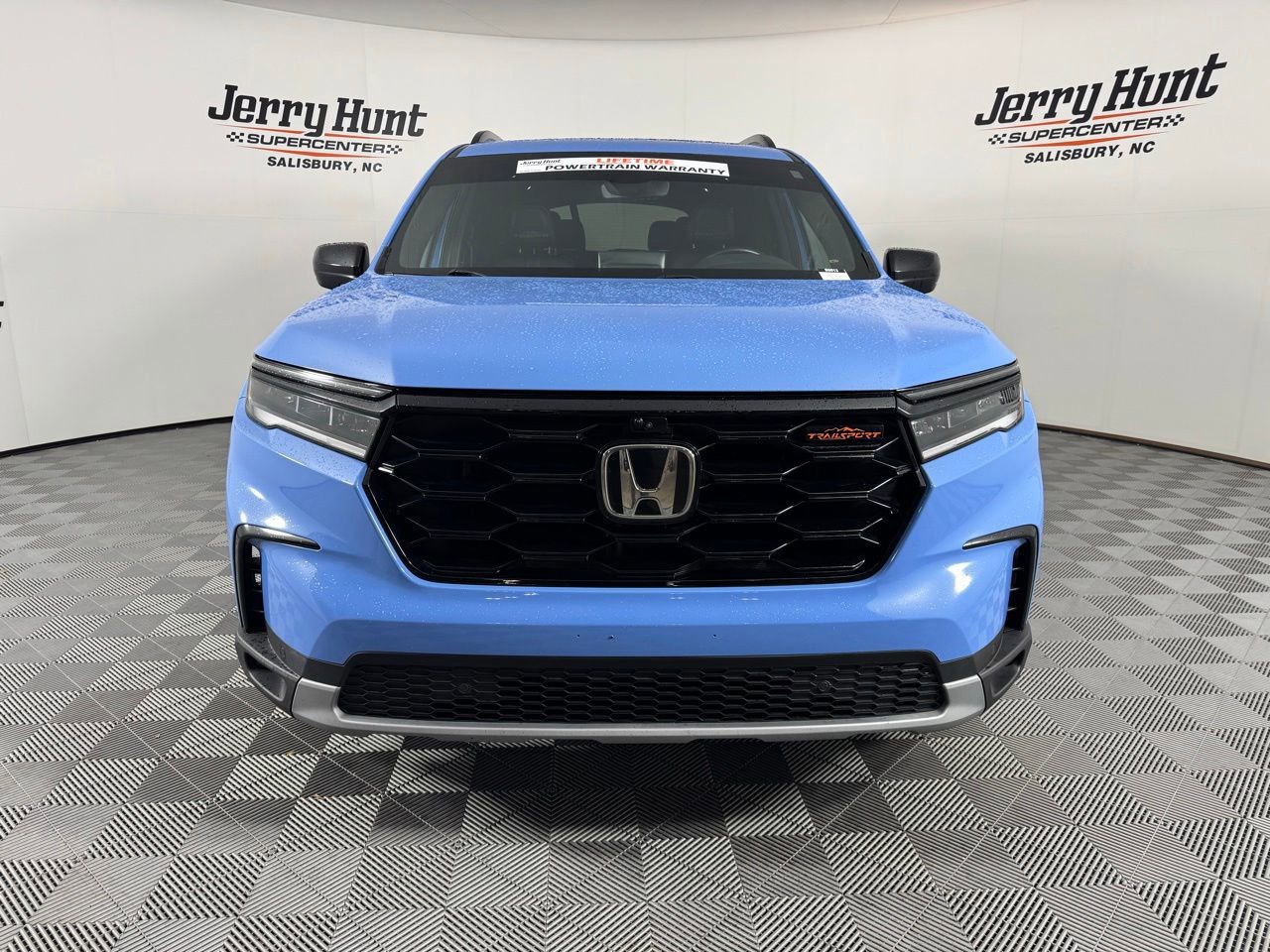 Used 2023 Honda Pilot TrailSport image 4