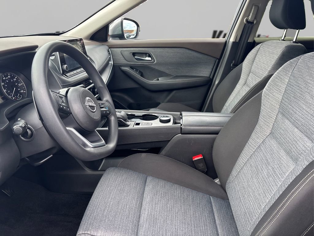 Used 2023 Nissan Rogue SV image 9