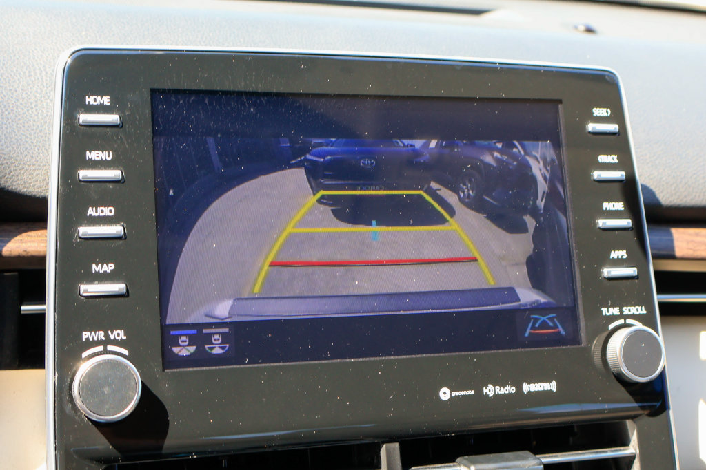 Used 2021 Toyota Avalon XLE w/ Moonroof Package FWD image 5