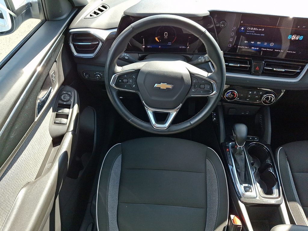 Certified 2024 Chevrolet TrailBlazer LT w/ LT Cold Weather Package FWD image 11