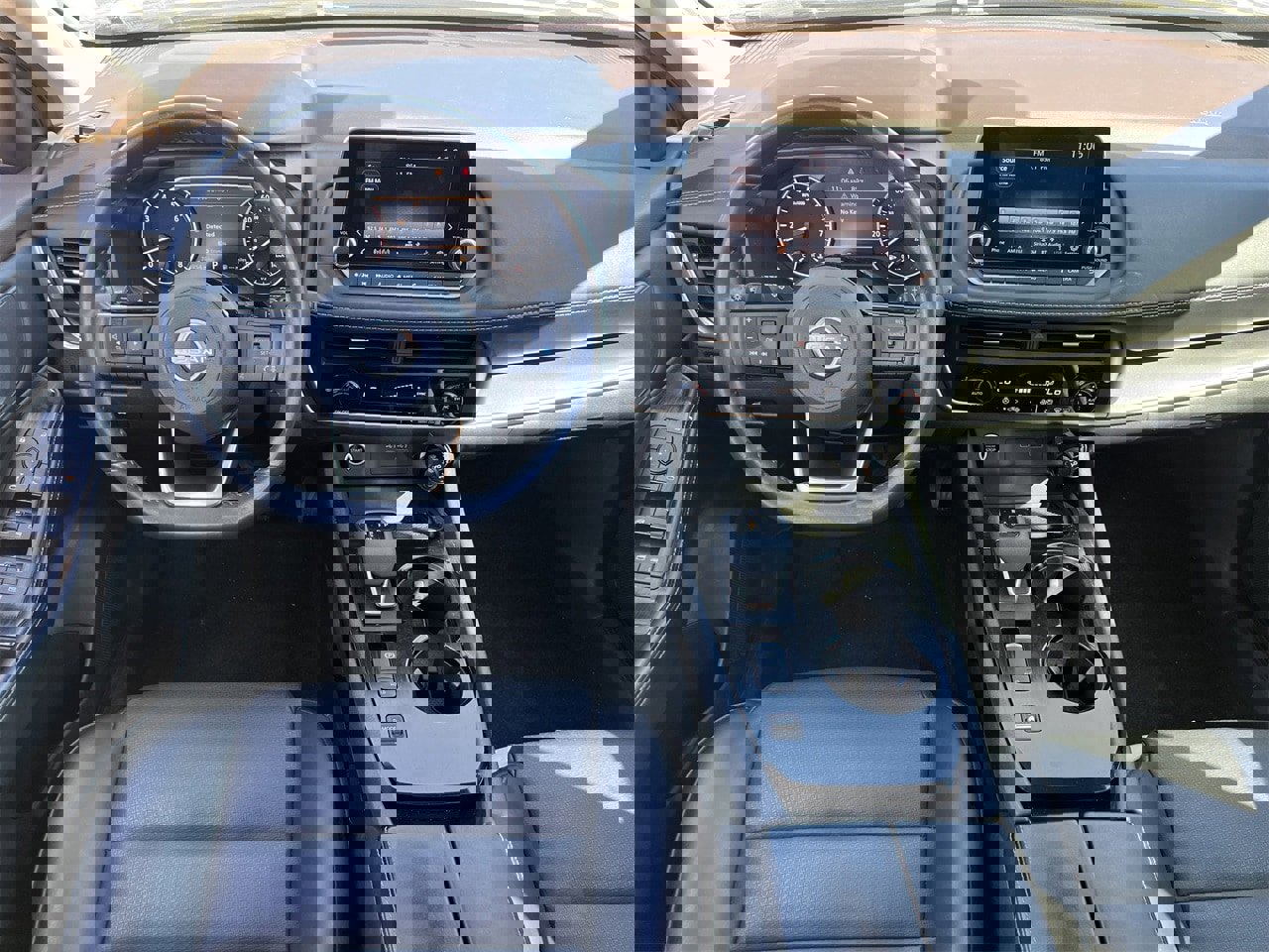Used 2023 Nissan Rogue SV w/ SV Premium B Package image 9