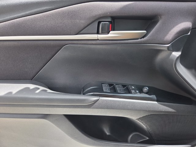 Used 2025 Toyota Camry LE FWD image 23