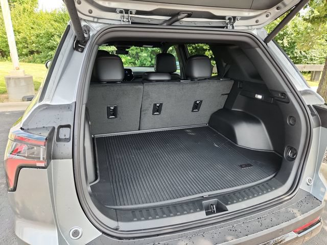 New 2027 Chevrolet Equinox RS w/ Safety and Technology Package FWD image 18