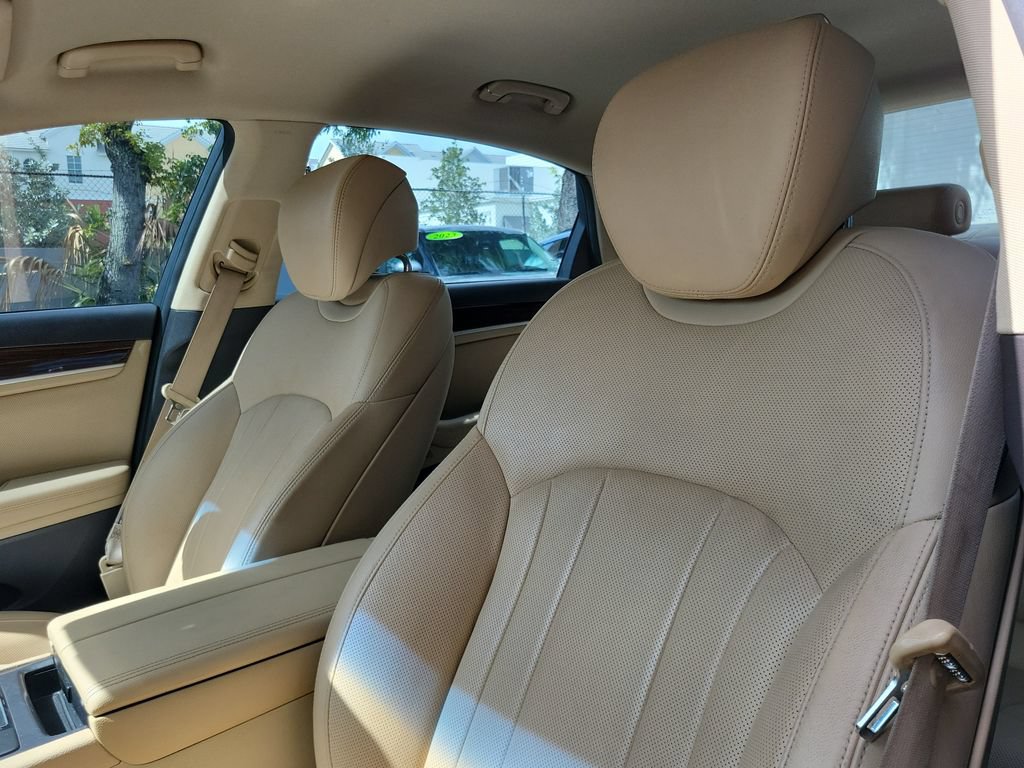 Used 2018 Genesis G80 3.8 RWD image 13
