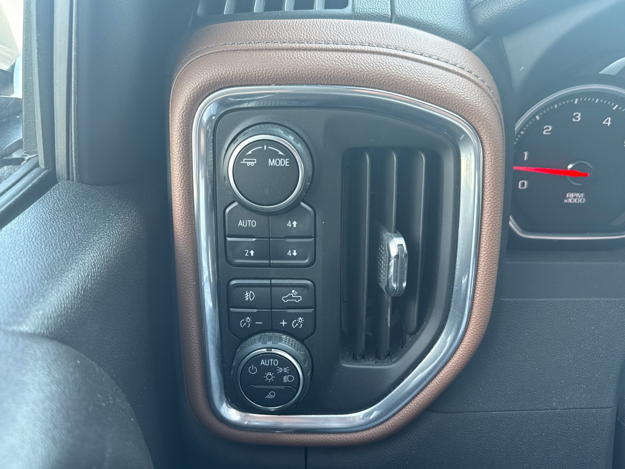 Used 2022 Chevrolet Silverado 1500 High Country AWD/4WD image 14