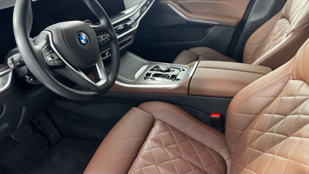 Used 2024 BMW X5 xDrive50e w/ Premium Package AWD/4WD image 13