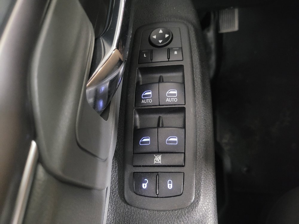 Used 2022 RAM 1500 Classic SLT w/ Electronics Group image 27