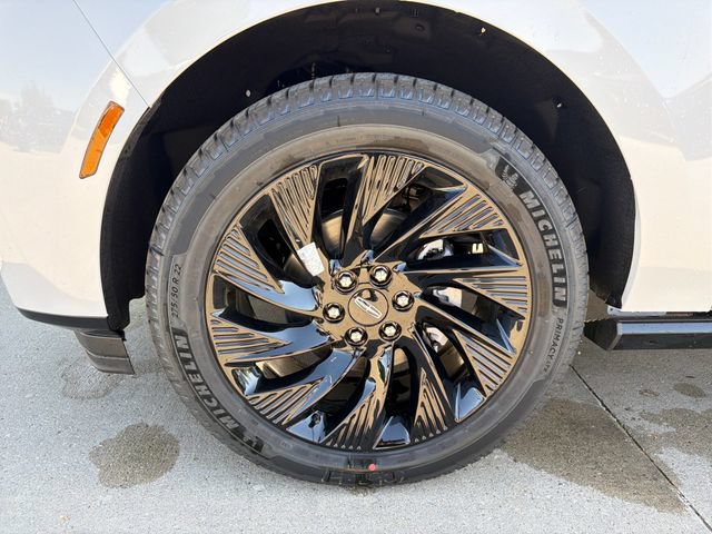 New 2026 Lincoln Navigator L Reserve w/ Jet Appearance Package AWD/4WD image 12