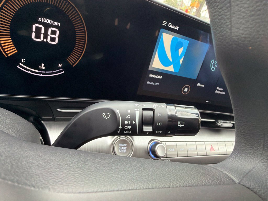 New 2027 Hyundai Kona SE AWD/4WD image 32