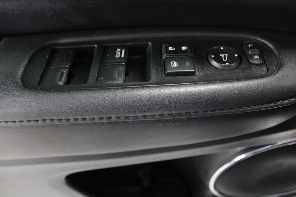Used 2022 Honda HR-V EX-L image 11