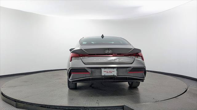 Used 2025 Hyundai Elantra Hybrid FWD image 7
