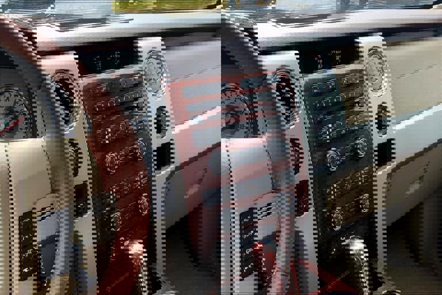 Used 2009 Ford F150 King Ranch image 6