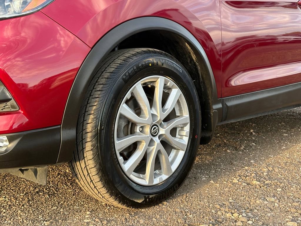 Used 2021 Nissan Rogue Sport SV w/ Technology Package FWD image 9