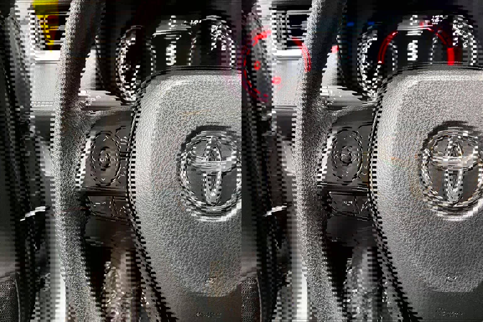 Used 2025 Toyota RAV4 XLE AWD/4WD image 24