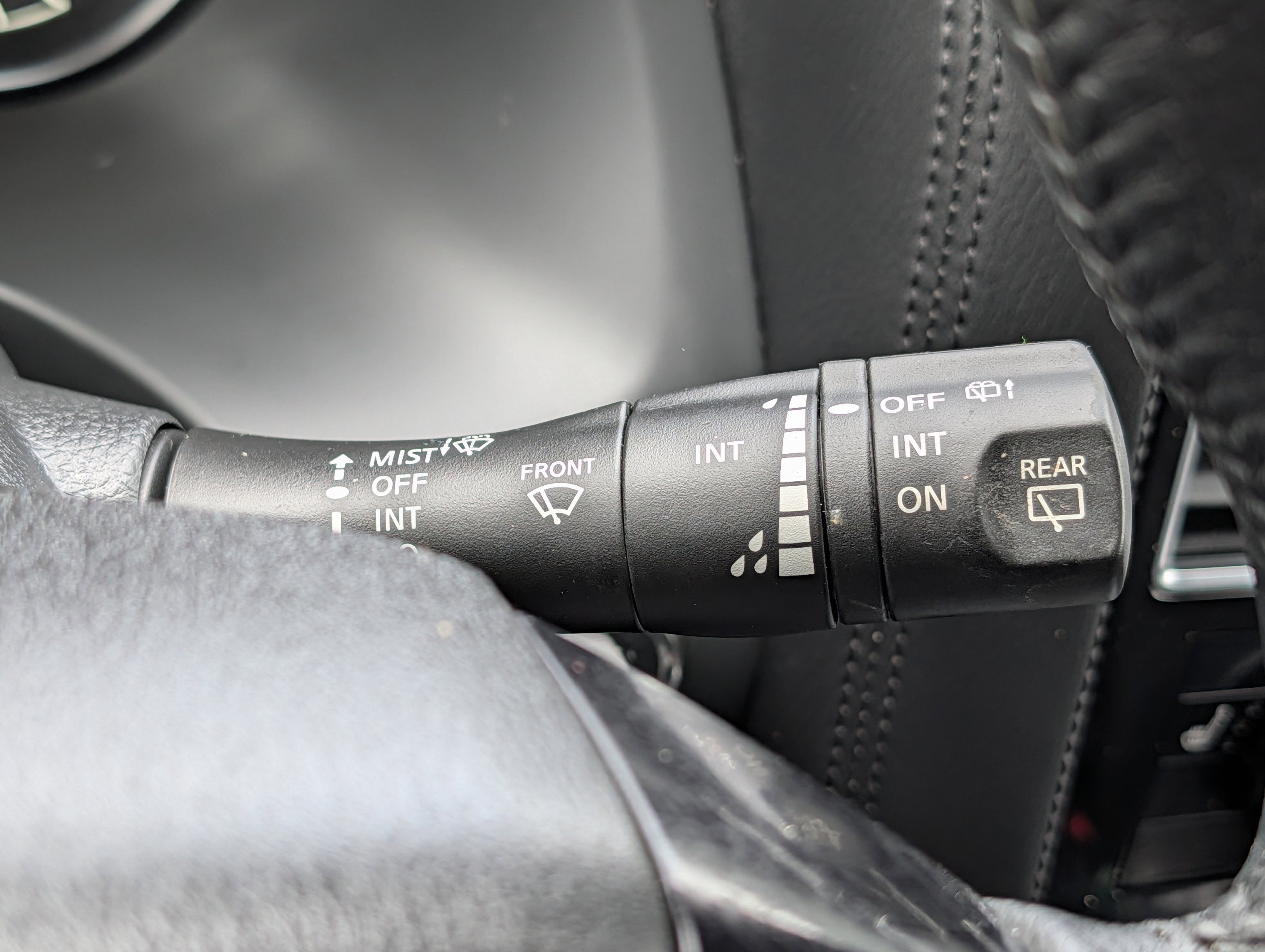 Used 2022 Nissan Armada SV w/ Cargo Package image 29