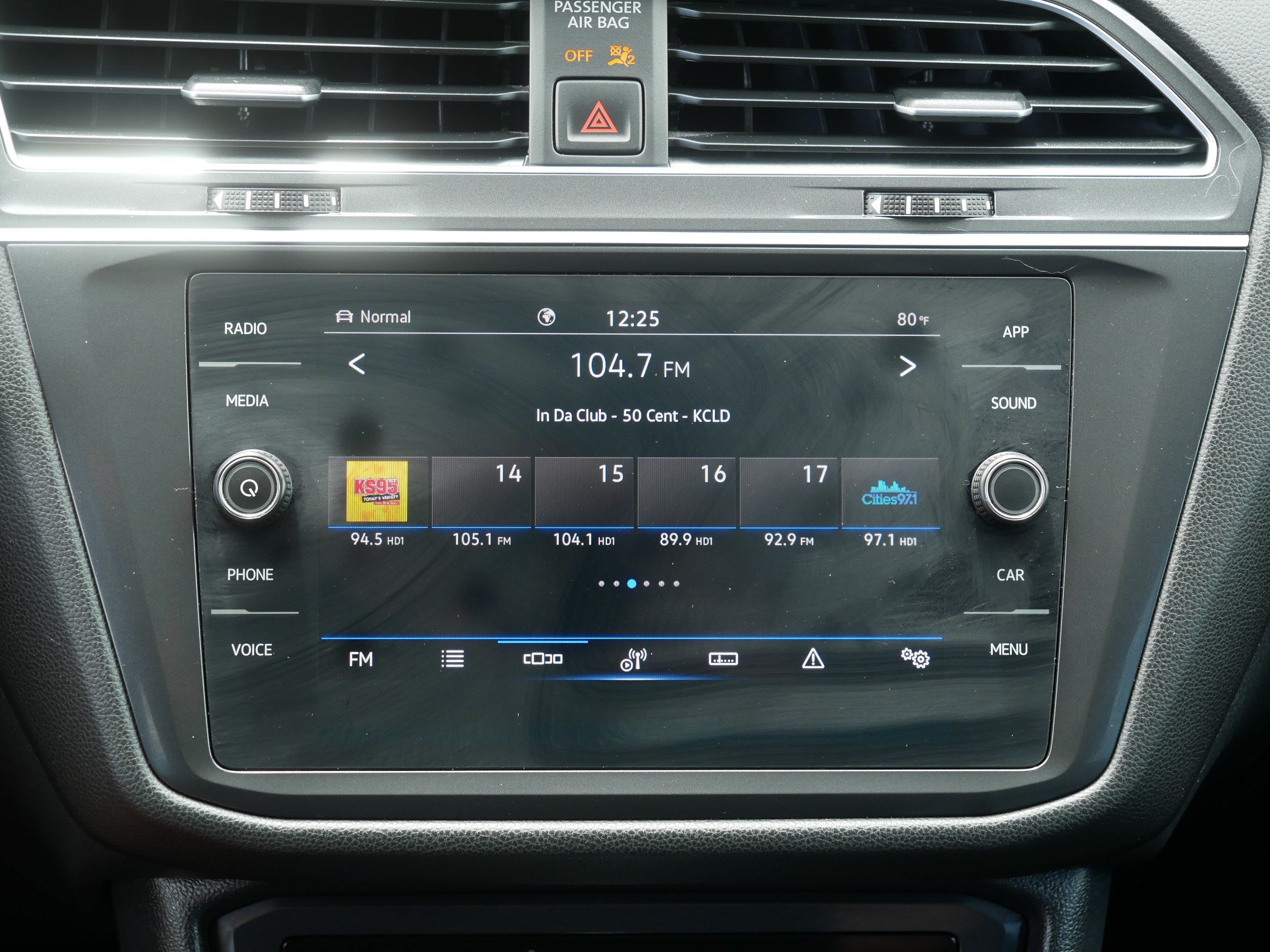 Used 2022 Volkswagen Tiguan SE w/ Panoramic Sunroof Package AWD/4WD image 22
