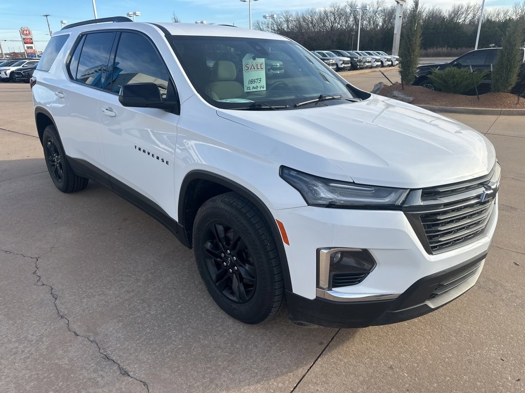 Used 2022 Chevrolet Traverse LS w/ Midnight/Sport Edition image 4