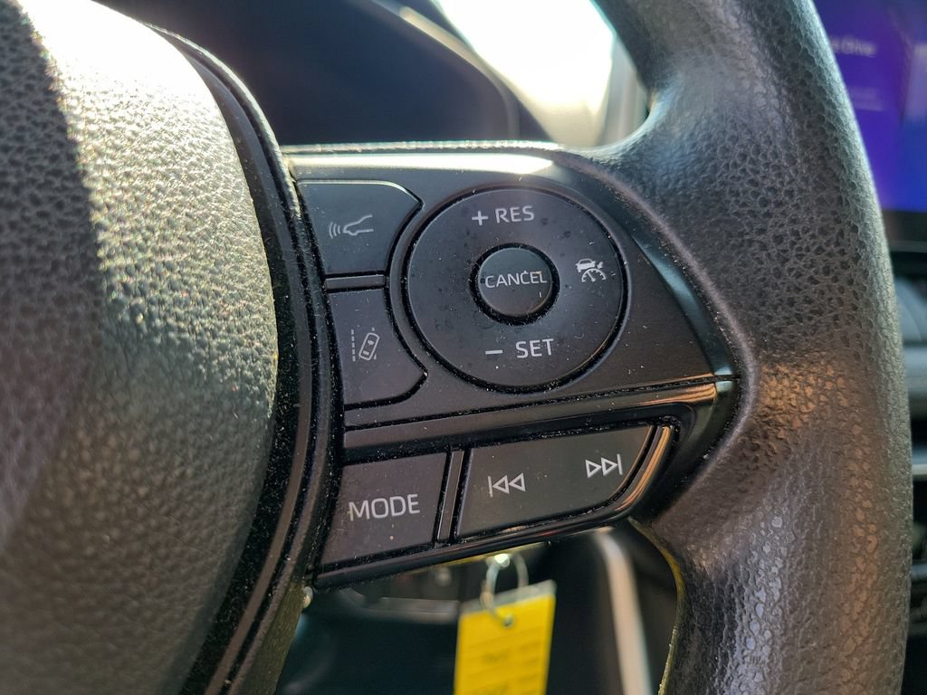 Used 2024 Toyota RAV4 LE AWD/4WD image 29