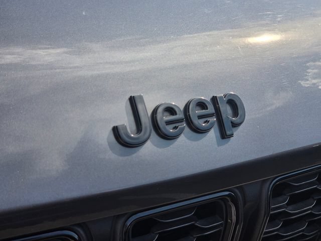 Used 2023 Jeep Grand Cherokee L Laredo RWD image 13