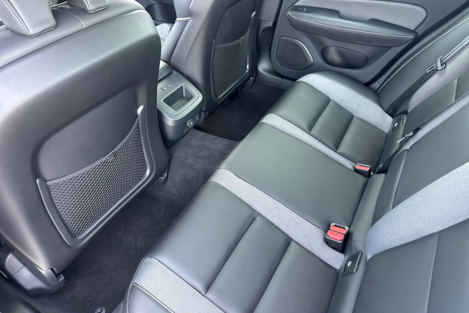 Used 2024 Volvo S60 B5 Plus w/ Climate Package image 24