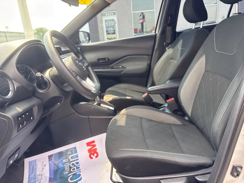 Used 2020 Nissan Kicks S FWD image 9