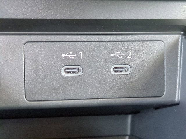 New 2026 Nissan Kicks SR image 21