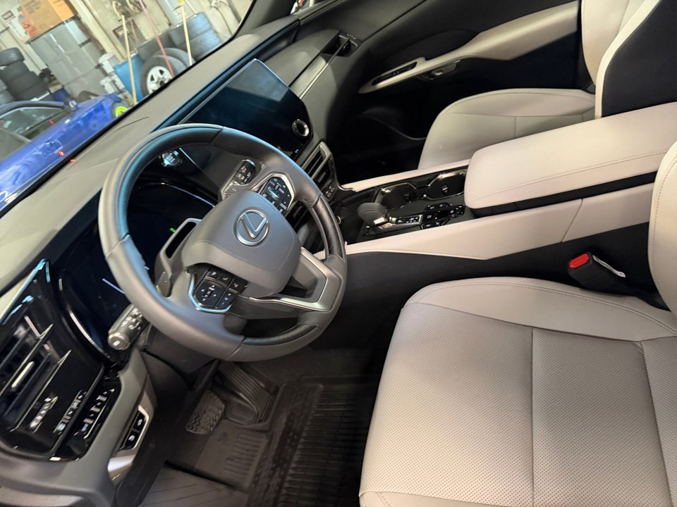 Used 2025 Lexus RX 350 F Sport w/ Convenience Package image 34