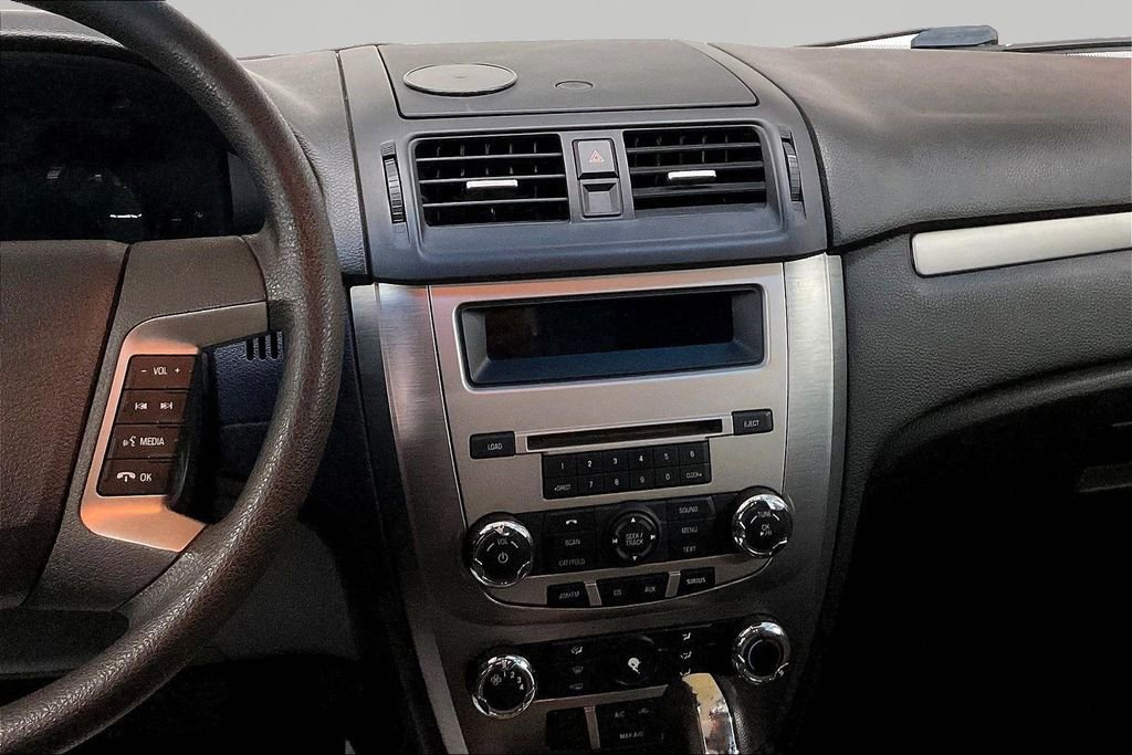 Used 2010 Ford Fusion SE image 11