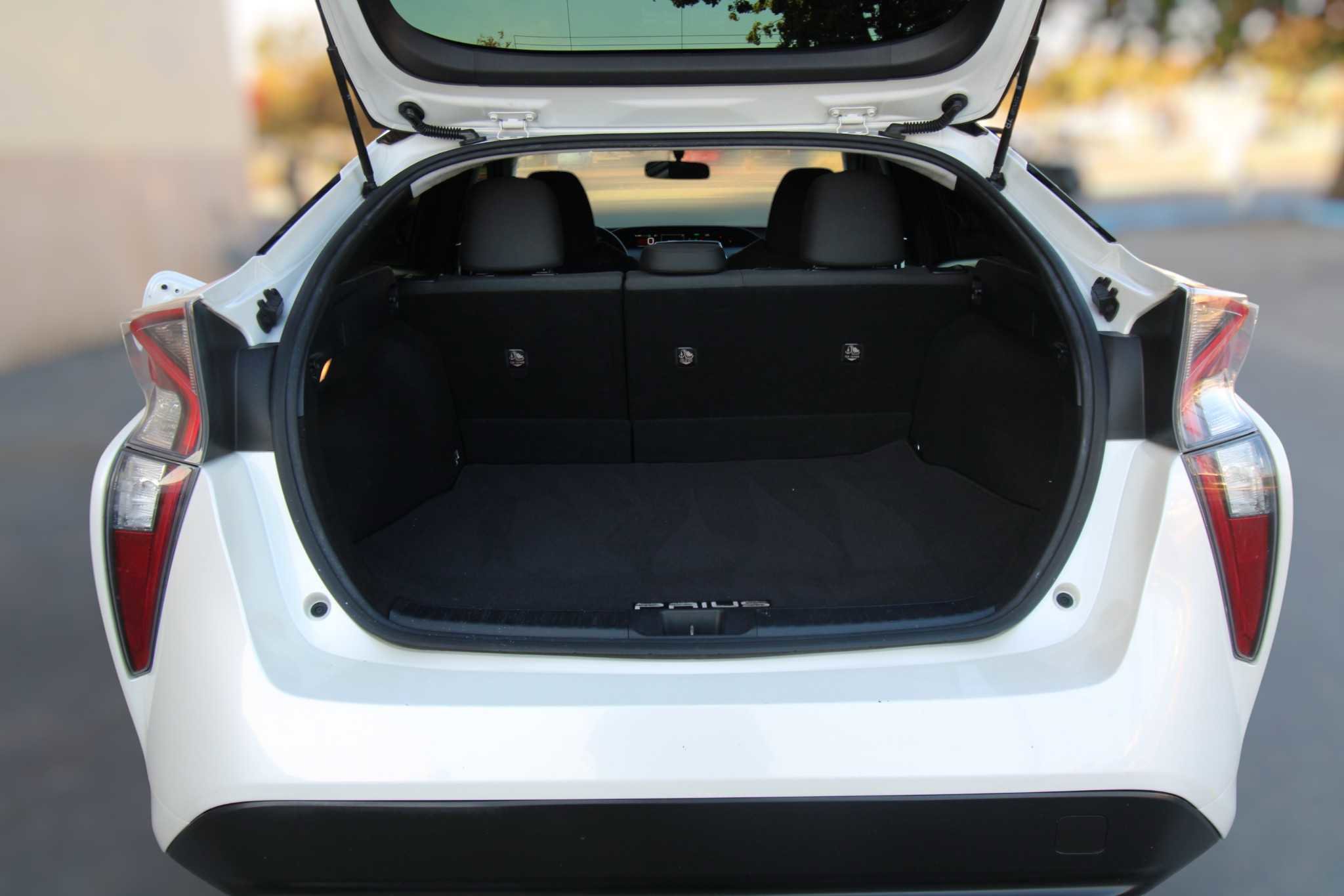 Used 2016 Toyota Prius Two image 17