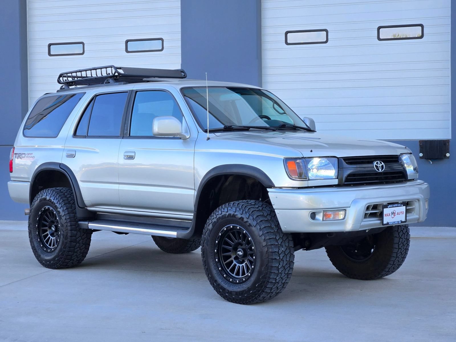 Used 2000 Toyota 4Runner SR5 w/ Upgrade Value Pkg 4 AWD/4WD image 1