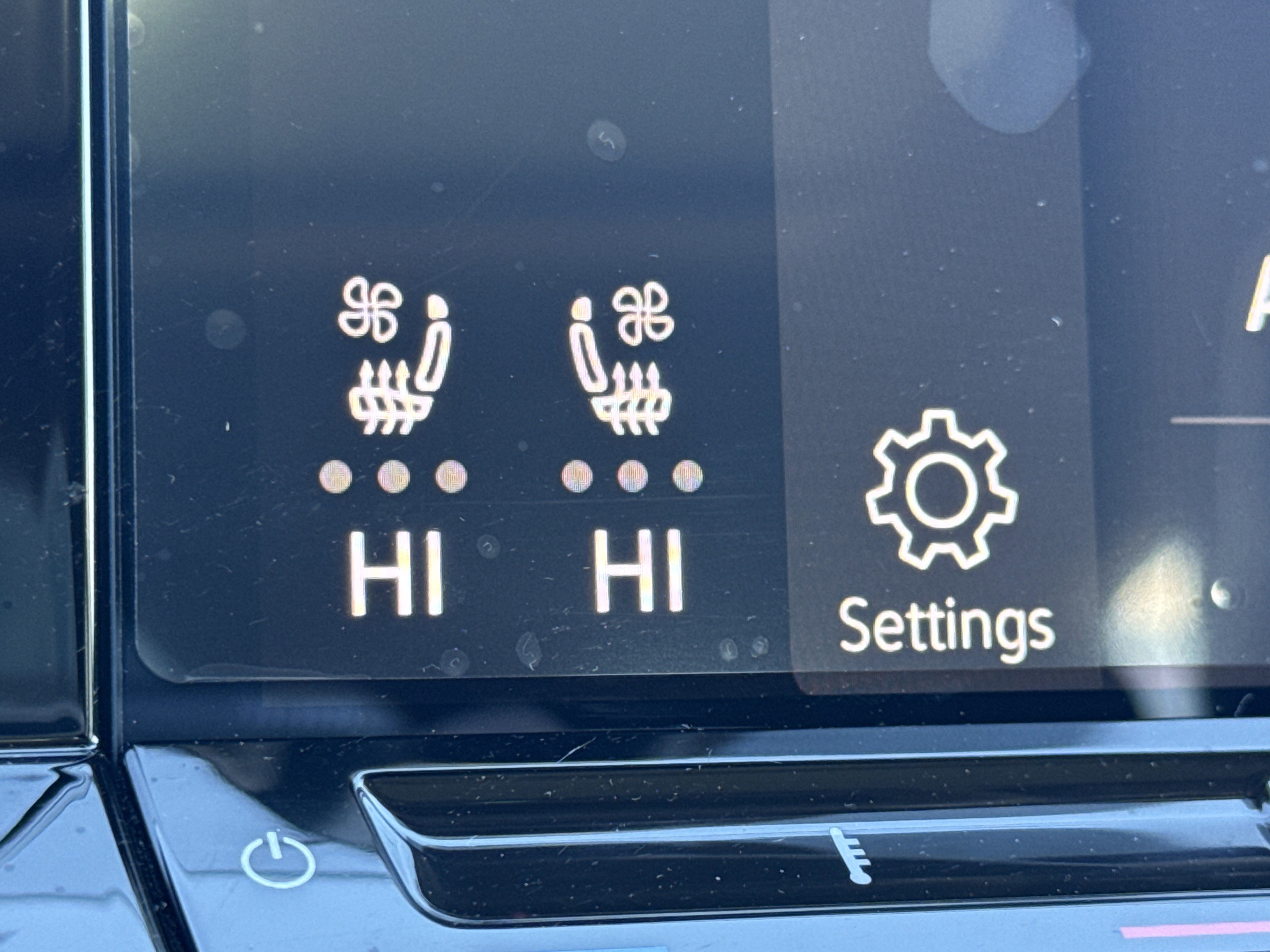 Used 2025 Volkswagen Atlas SEL Premium R-Line image 14