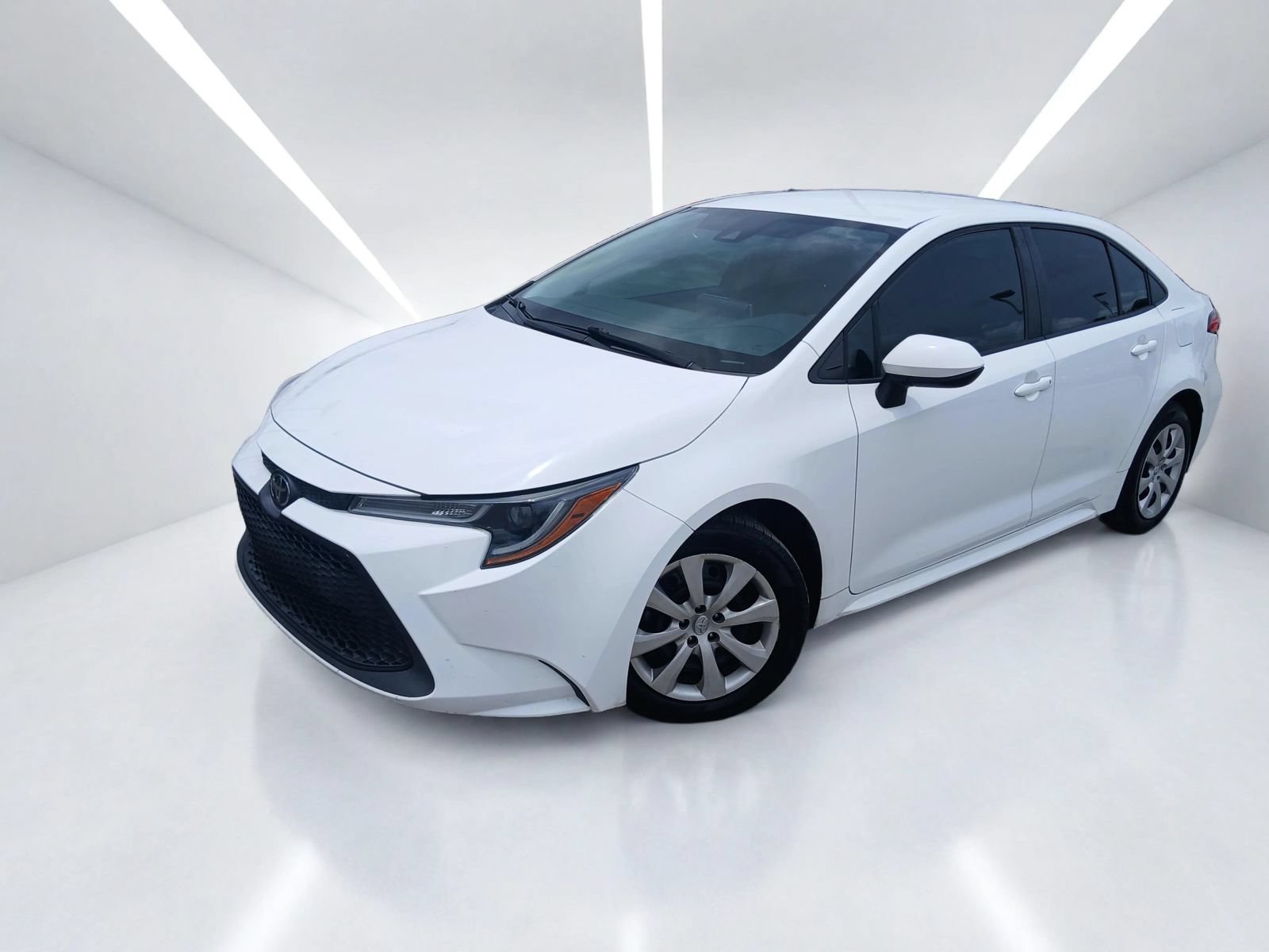Used 2020 Toyota Corolla LE FWD image 3
