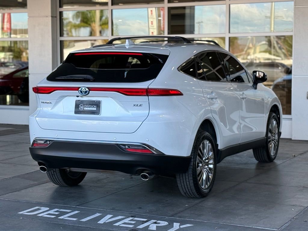 Certified 2023 Toyota Venza XLE image 13