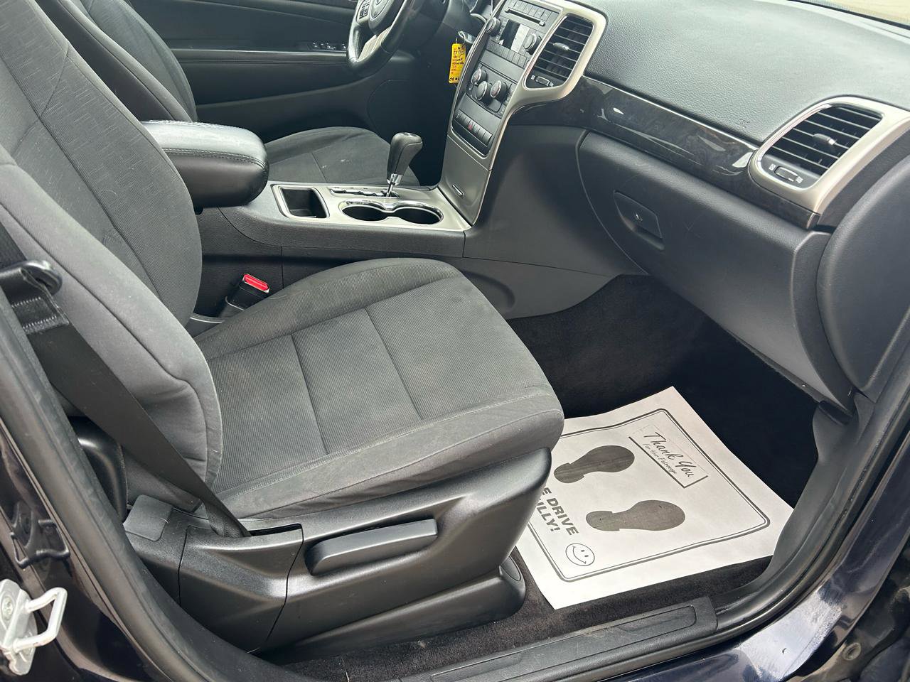 Used 2011 Jeep Grand Cherokee Laredo w/ Security & Convenience Group image 12