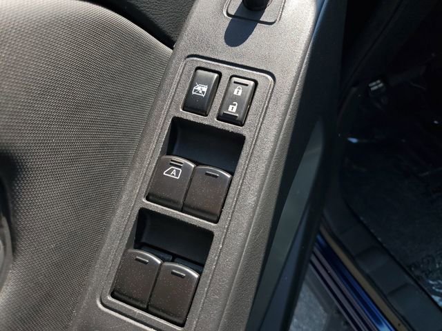 Used 2023 Nissan Frontier SV w/ SV Convenience Package image 23