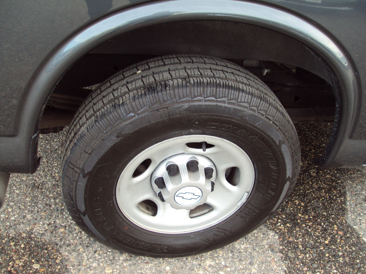 Used 2017 Chevrolet Express 2500 LS image 32