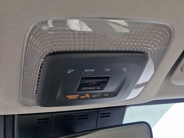 Used 2024 Toyota Prius XLE image 28