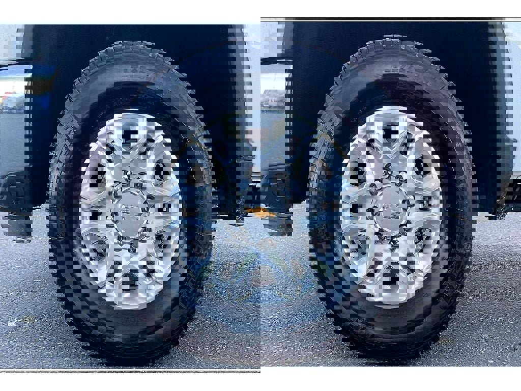 Used 2025 Chevrolet Silverado 3500 LTZ image 10