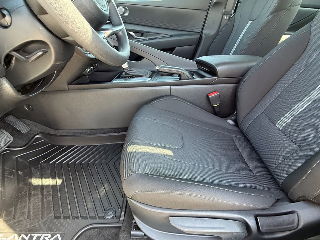 New 2026 Hyundai Elantra SE FWD image 12
