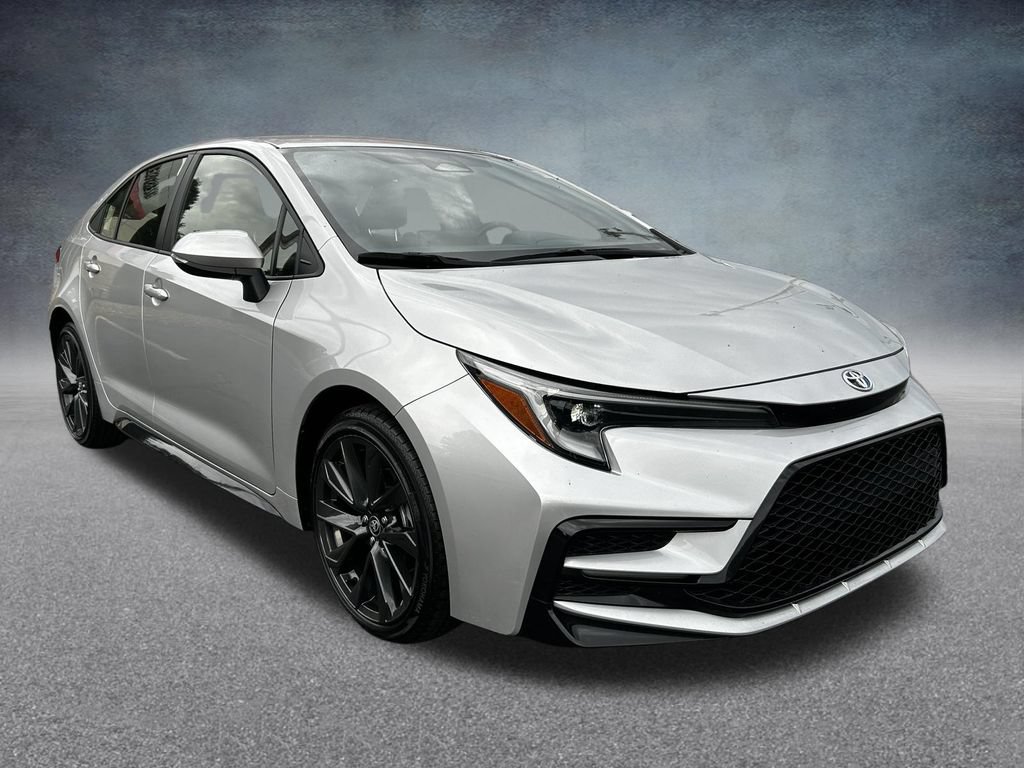 Used 2025 Toyota Corolla SE FWD image 2