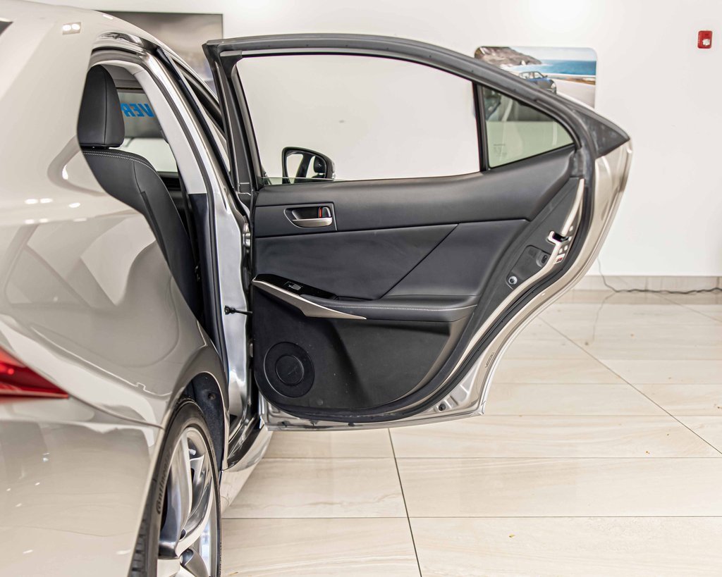 Used 2017 Lexus IS 300 AWD image 41