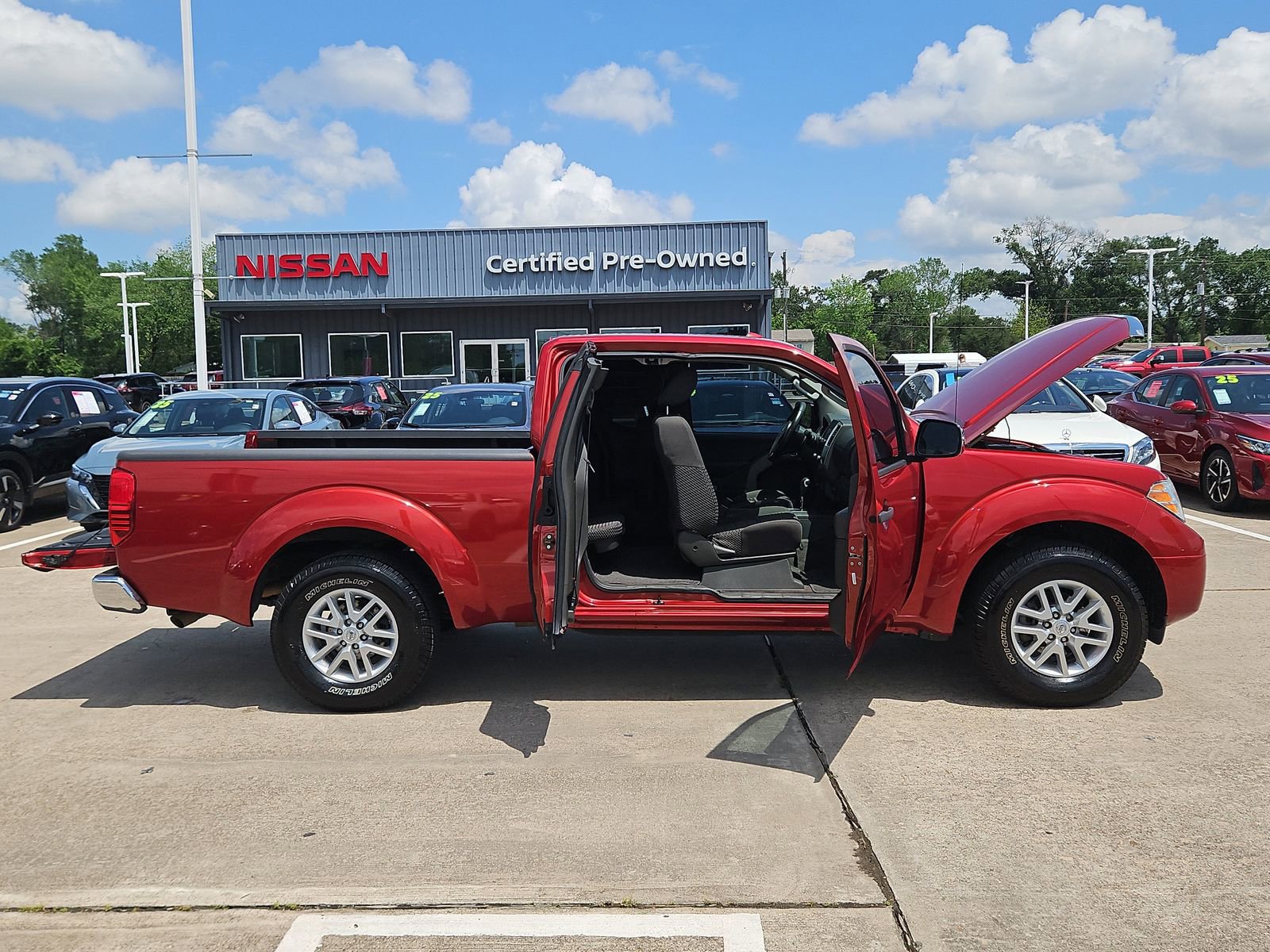 Used 2016 Nissan Frontier SV RWD image 12