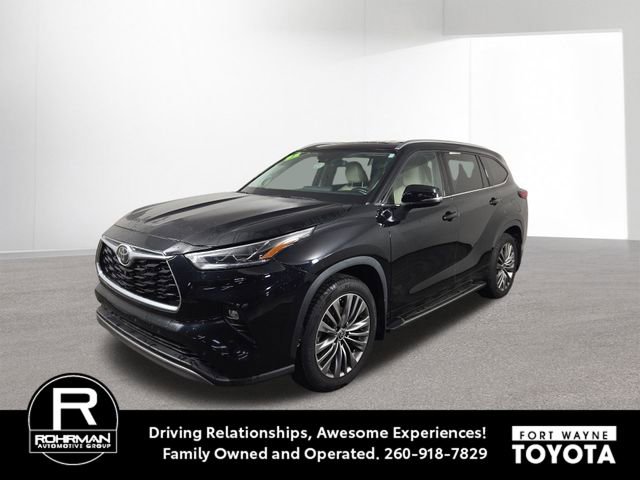 Used 2022 Toyota Highlander Platinum AWD/4WD image 1