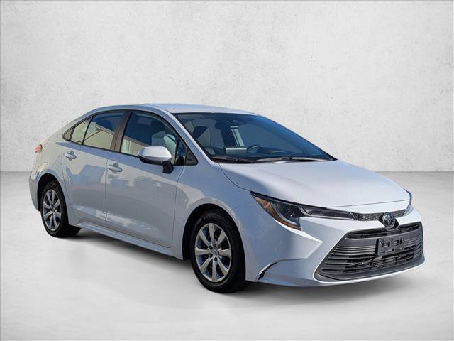 Used 2023 Toyota Corolla LE image 3