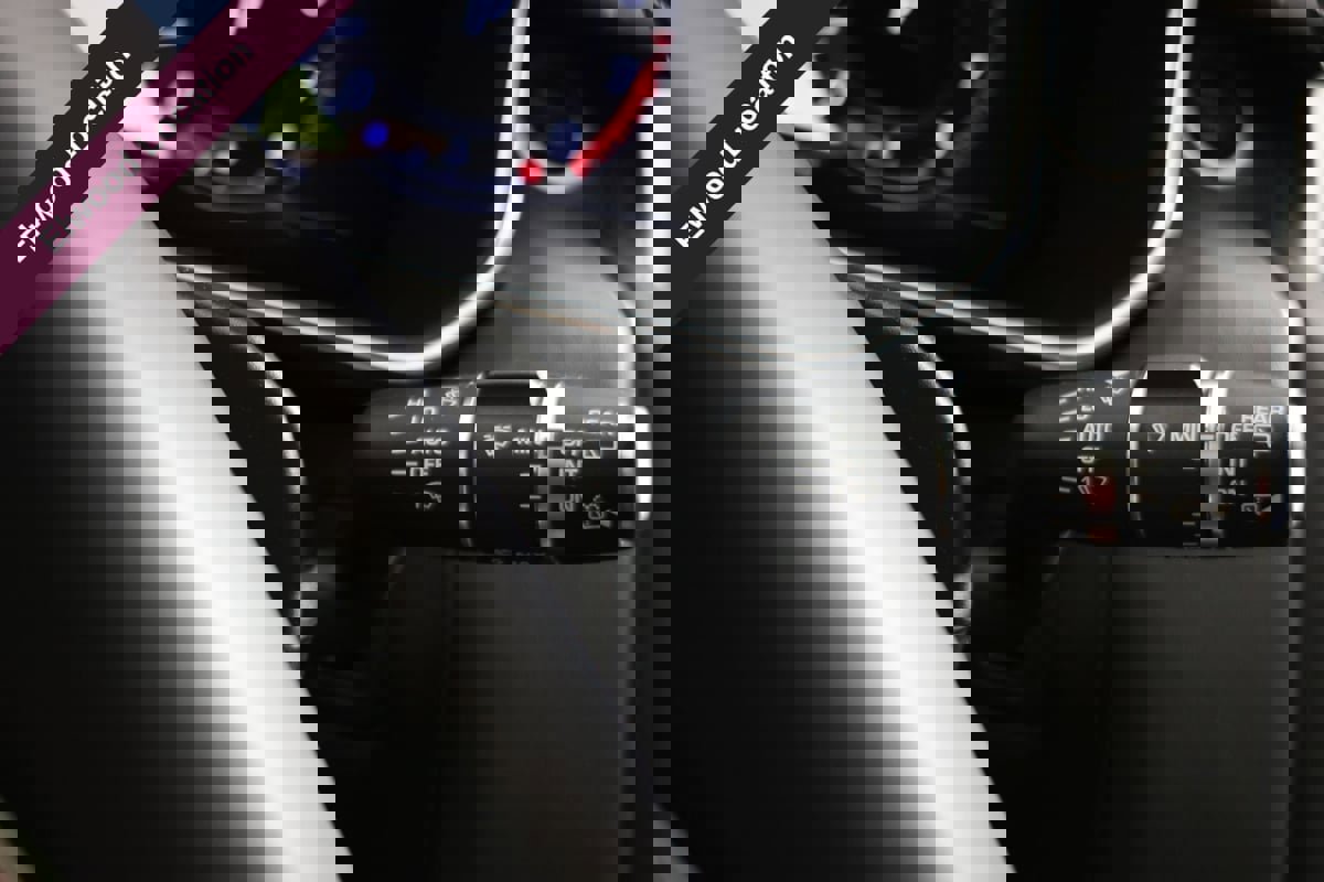 Used 2018 Land Rover Range Rover Sport HSE Dynamic image 28